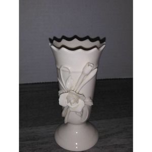 Paris Royal Flower Bud Vase Vintage Cream Porcelain Pottery 4” Tall